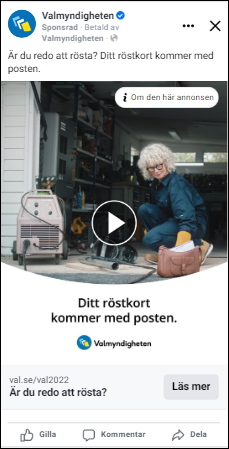 Annons på Facebook visar kvinna som avslutar svetsningsarbete och plockar upp väska med röstkort.